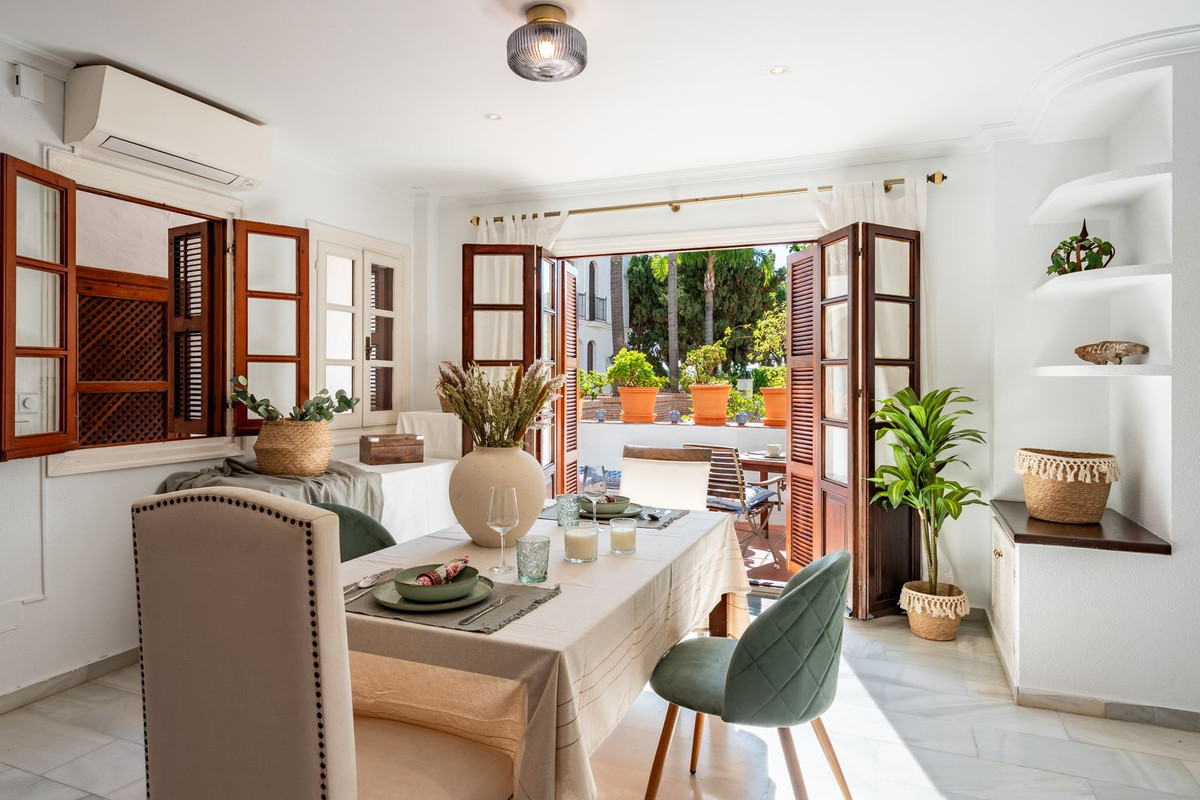 Se vende Apartamento Planta Baja de 3 dormitorios en Costa Del Sol, Málaga, España