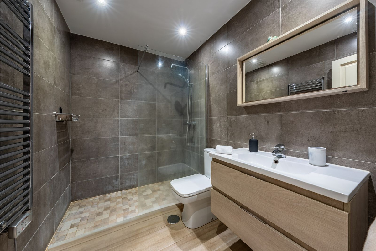 Se vende Apartamento Planta Baja de 3 dormitorios en Costa Del Sol, Málaga, España