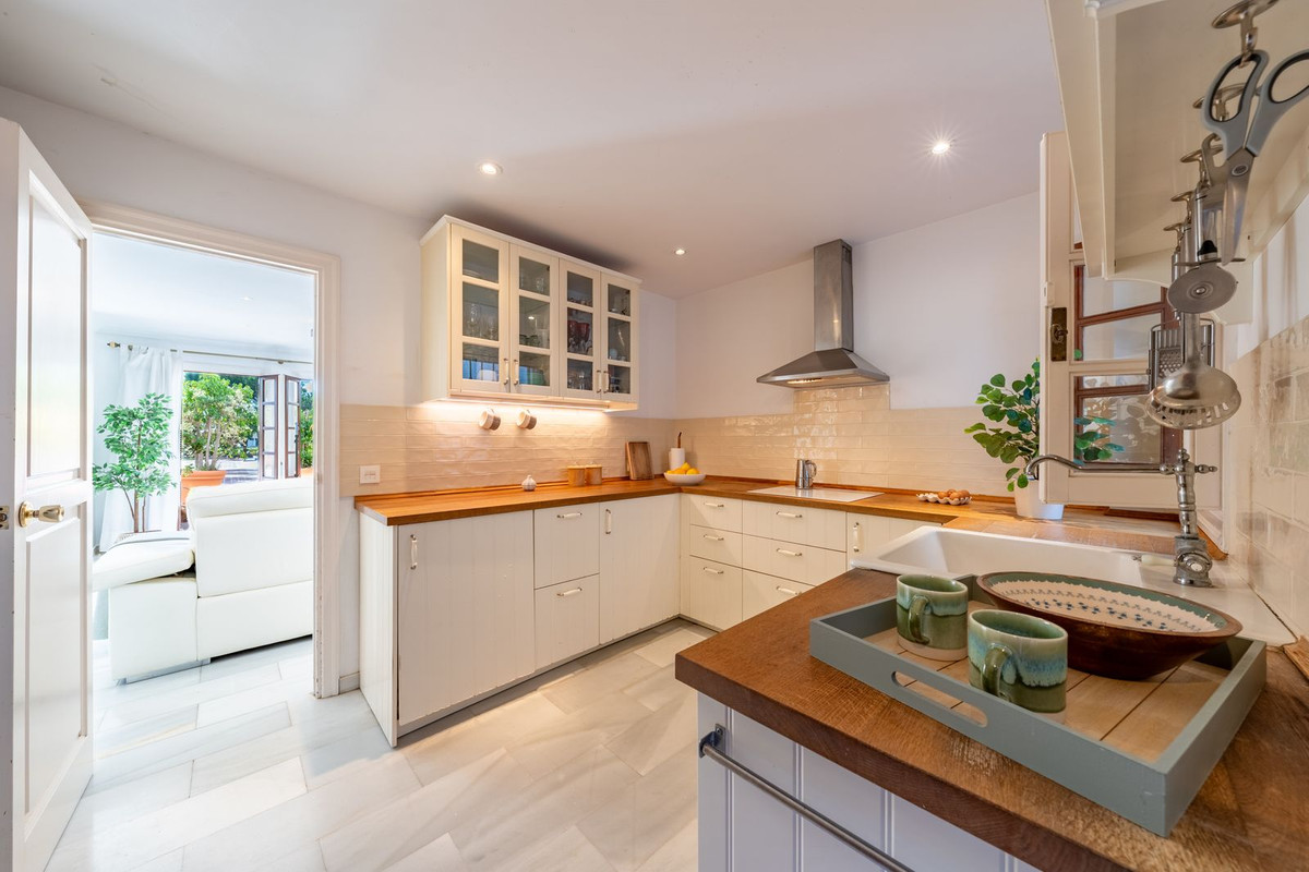 Se vende Apartamento Planta Baja de 3 dormitorios en Costa Del Sol, Málaga, España