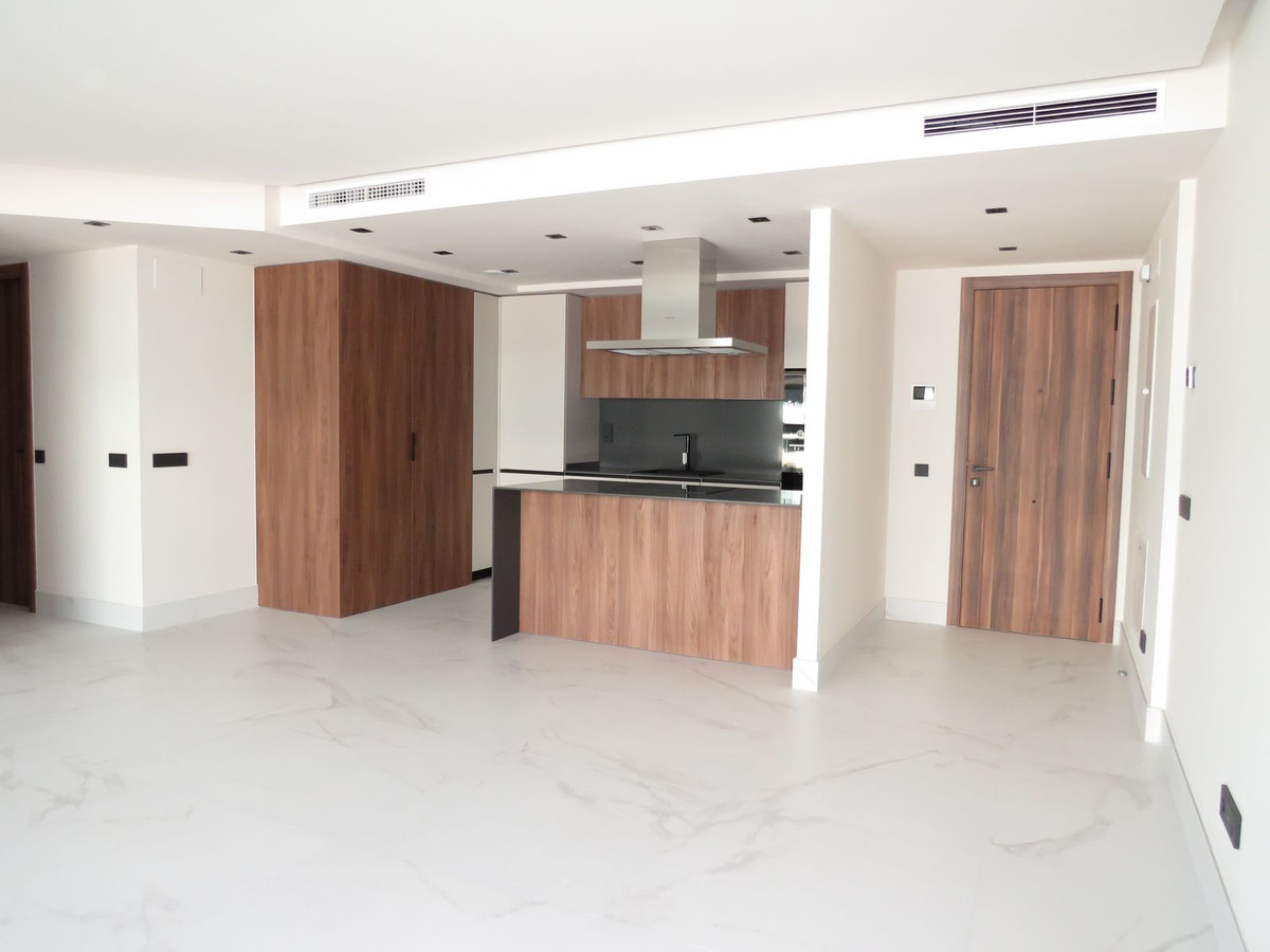3 Bed Apartment for sale in San Pedro De Alcántara Costa Del Sol, Málaga, Spain
