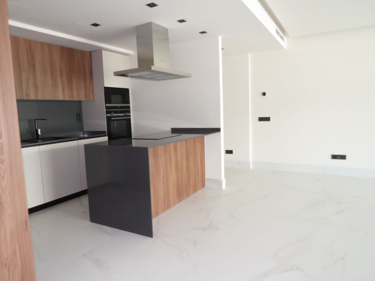 3 Bed Apartment for sale in San Pedro De Alcántara Costa Del Sol, Málaga, Spain