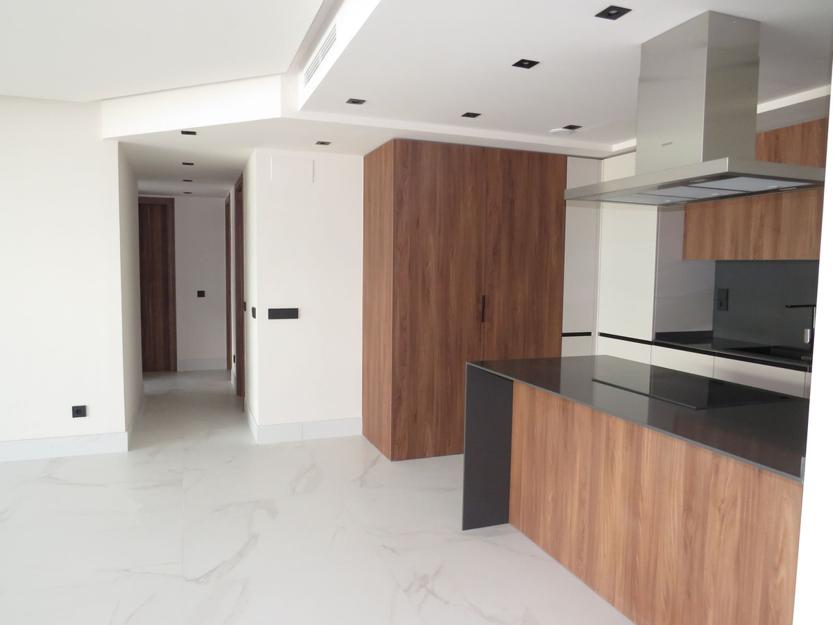 3 Bed Apartment for sale in San Pedro De Alcántara Costa Del Sol, Málaga, Spain