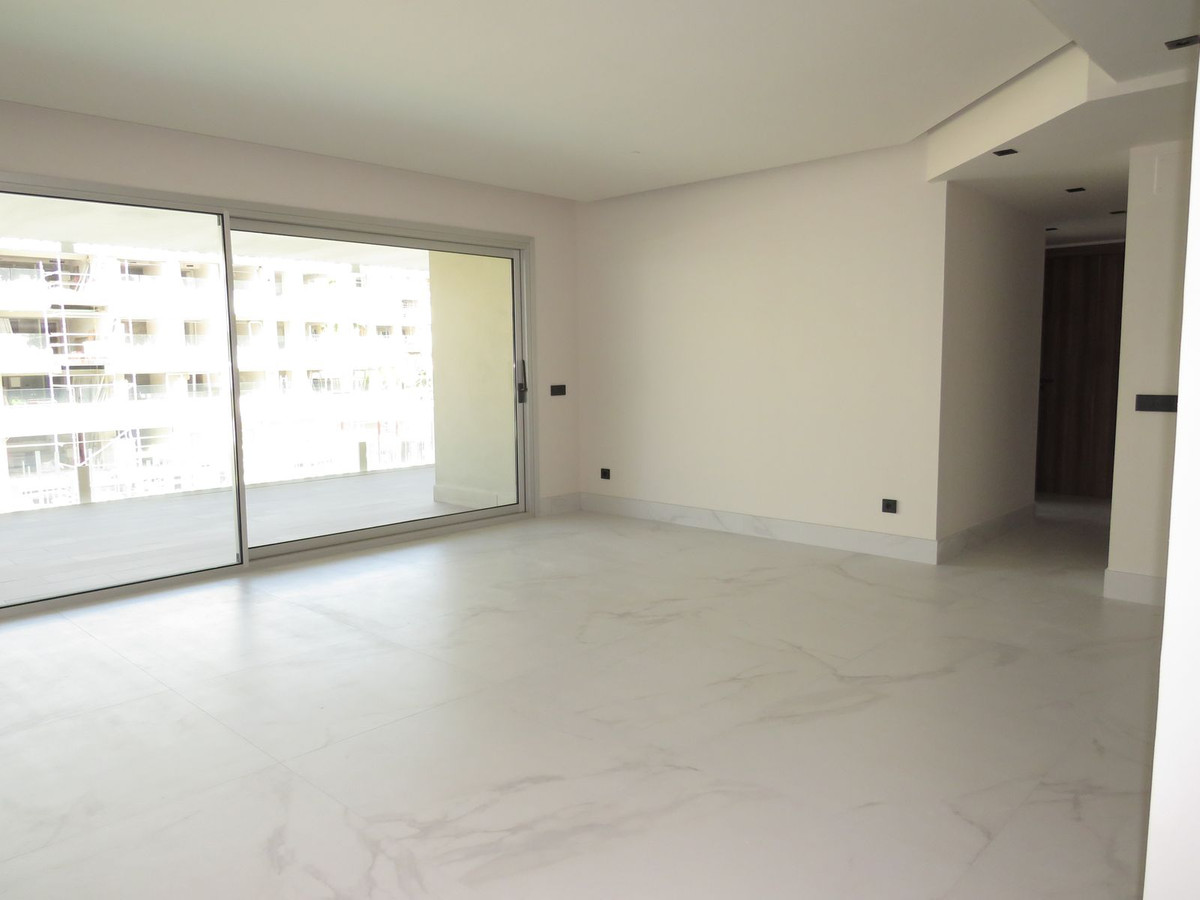 3 Bed Apartment for sale in San Pedro De Alcántara Costa Del Sol, Málaga, Spain