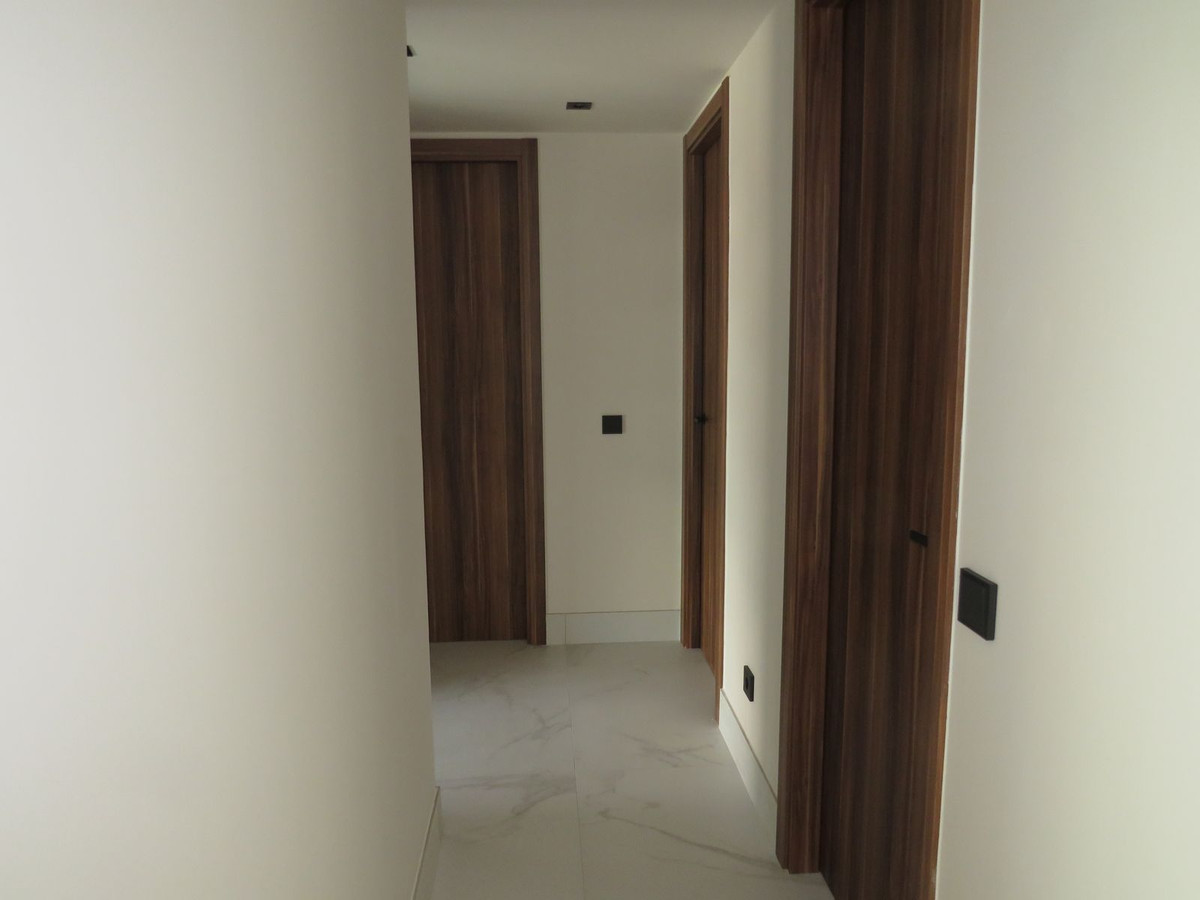 3 Bed Apartment for sale in San Pedro De Alcántara Costa Del Sol, Málaga, Spain