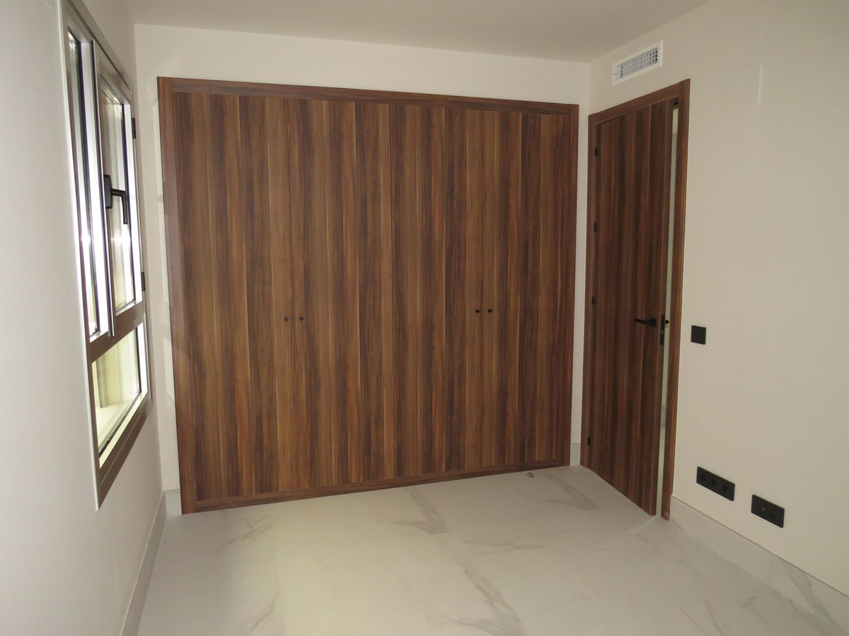 3 Bed Apartment for sale in San Pedro De Alcántara Costa Del Sol, Málaga, Spain