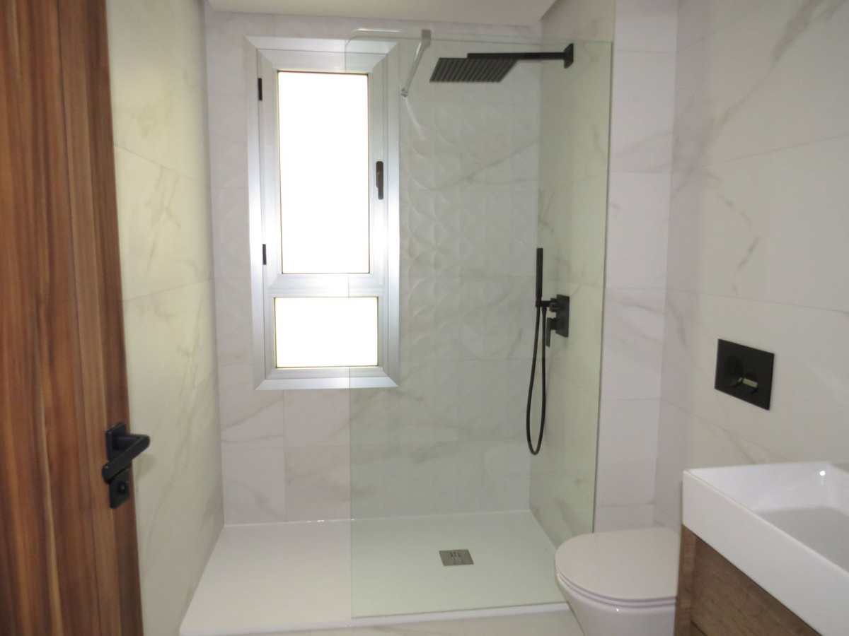 3 Bed Apartment for sale in San Pedro De Alcántara Costa Del Sol, Málaga, Spain