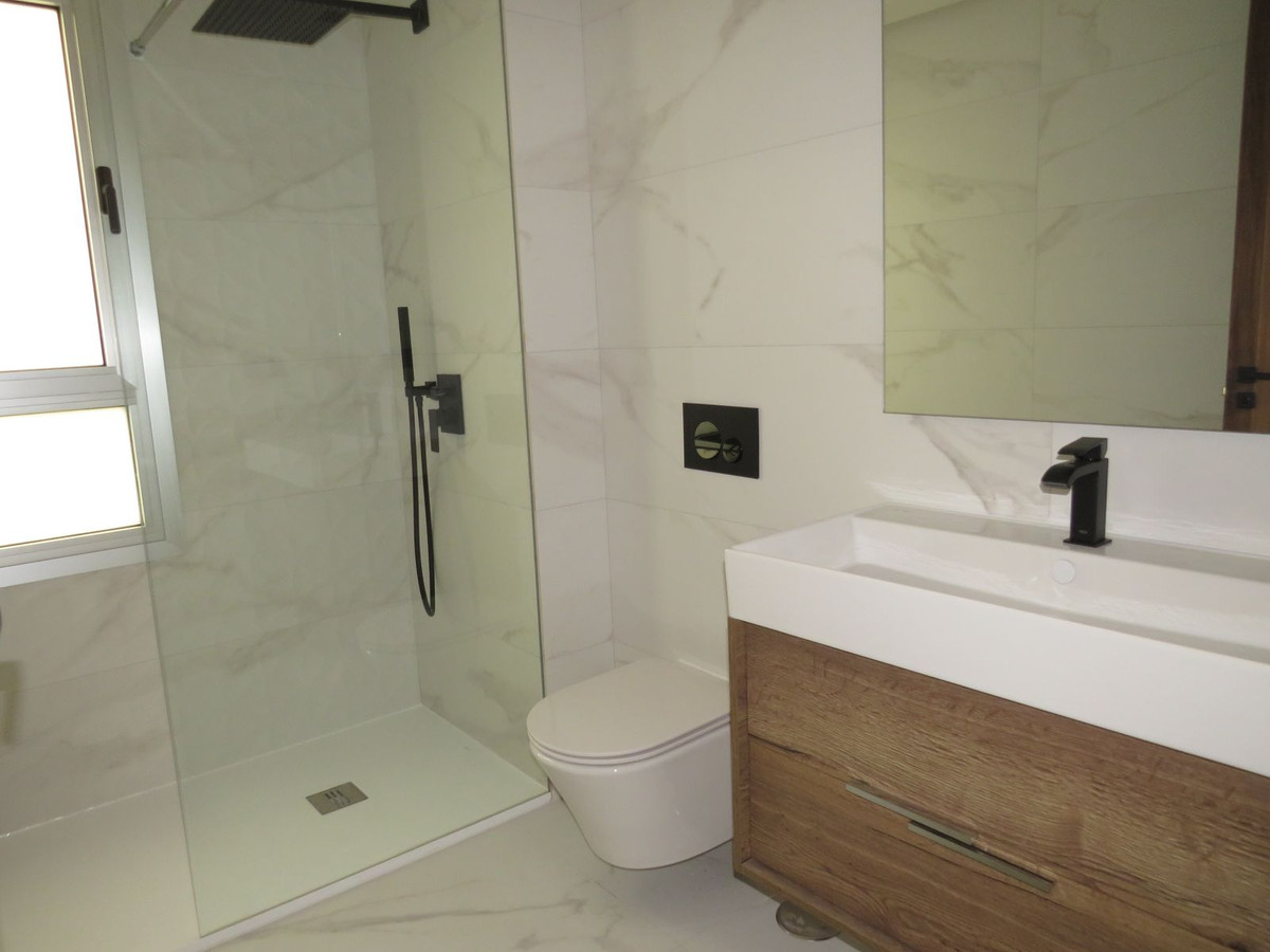 3 Bed Apartment for sale in San Pedro De Alcántara Costa Del Sol, Málaga, Spain