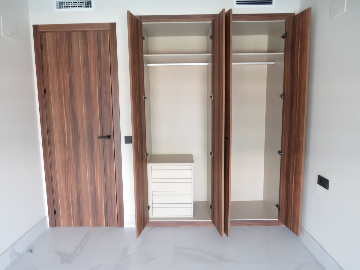 3 Bed Apartment for sale in San Pedro De Alcántara Costa Del Sol, Málaga, Spain