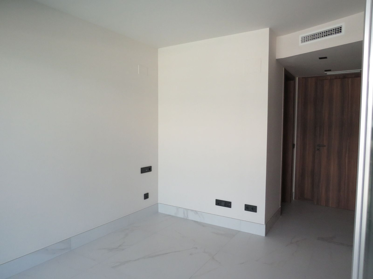 3 Bed Apartment for sale in San Pedro De Alcántara Costa Del Sol, Málaga, Spain