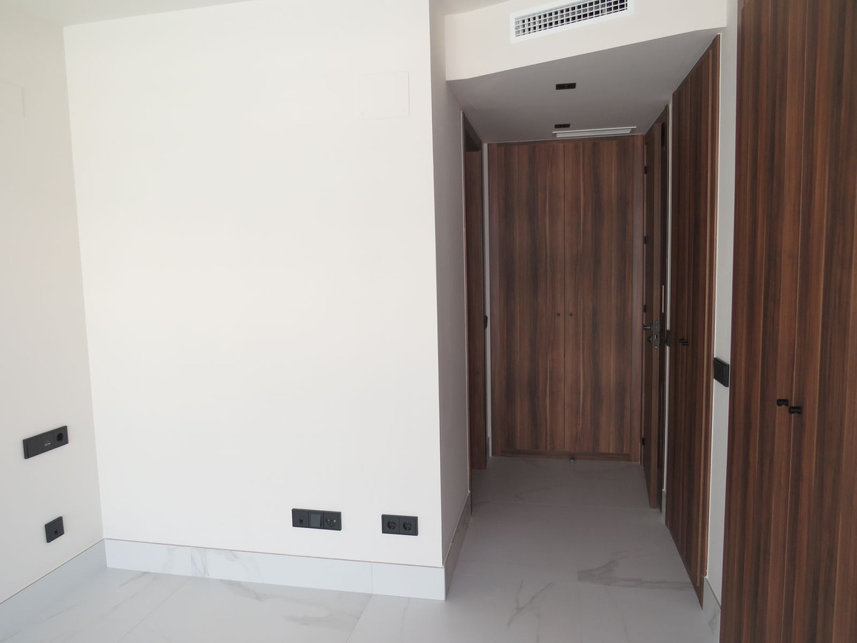 3 Bed Apartment for sale in San Pedro De Alcántara Costa Del Sol, Málaga, Spain