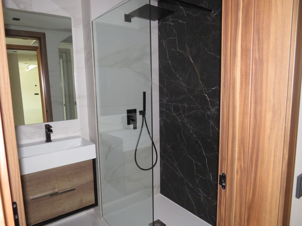 3 Bed Apartment for sale in San Pedro De Alcántara Costa Del Sol, Málaga, Spain