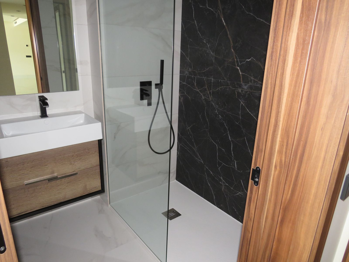 3 Bed Apartment for sale in San Pedro De Alcántara Costa Del Sol, Málaga, Spain