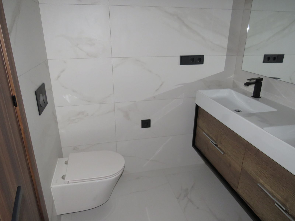 3 Bed Apartment for sale in San Pedro De Alcántara Costa Del Sol, Málaga, Spain