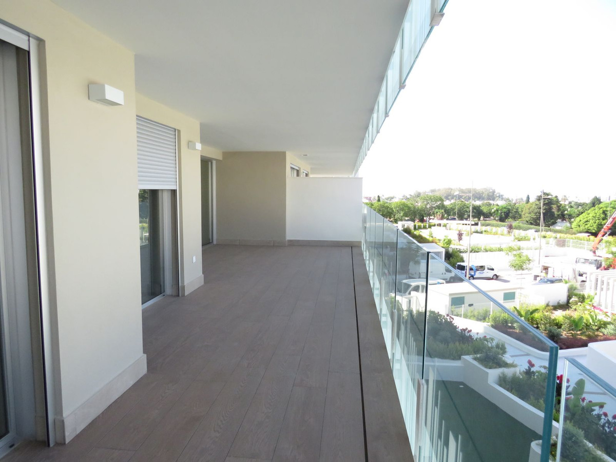 3 Bed Apartment for sale in San Pedro De Alcántara Costa Del Sol, Málaga, Spain