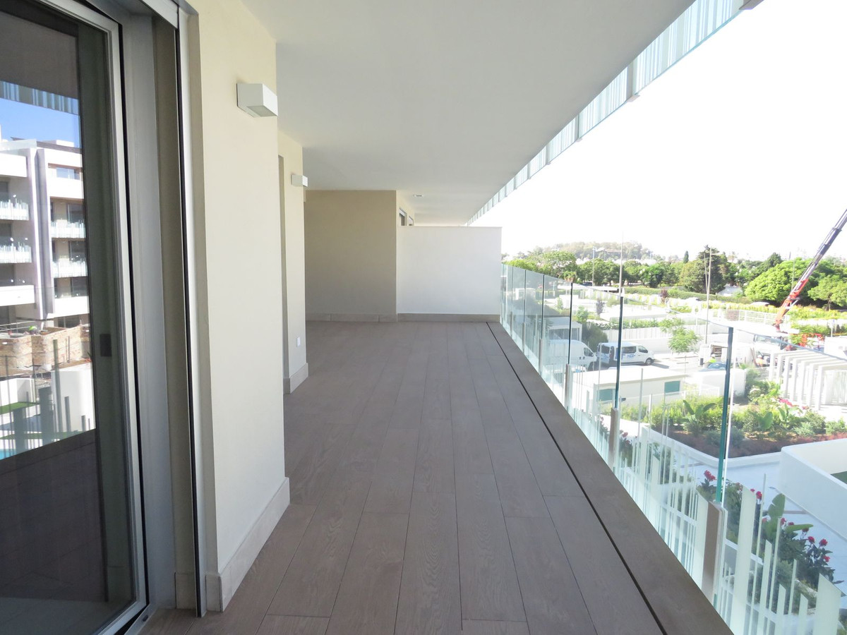 3 Bed Apartment for sale in San Pedro De Alcántara Costa Del Sol, Málaga, Spain