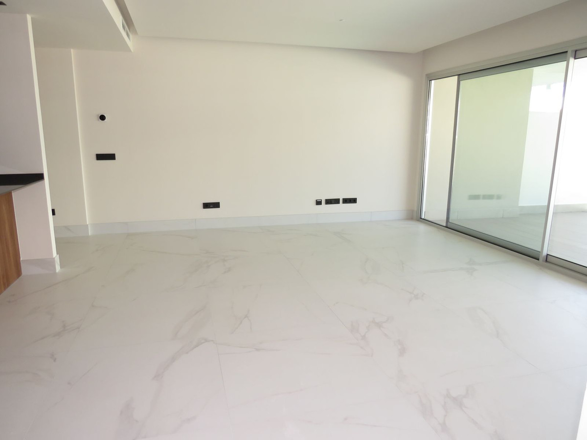 3 Bed Apartment for sale in San Pedro De Alcántara Costa Del Sol, Málaga, Spain