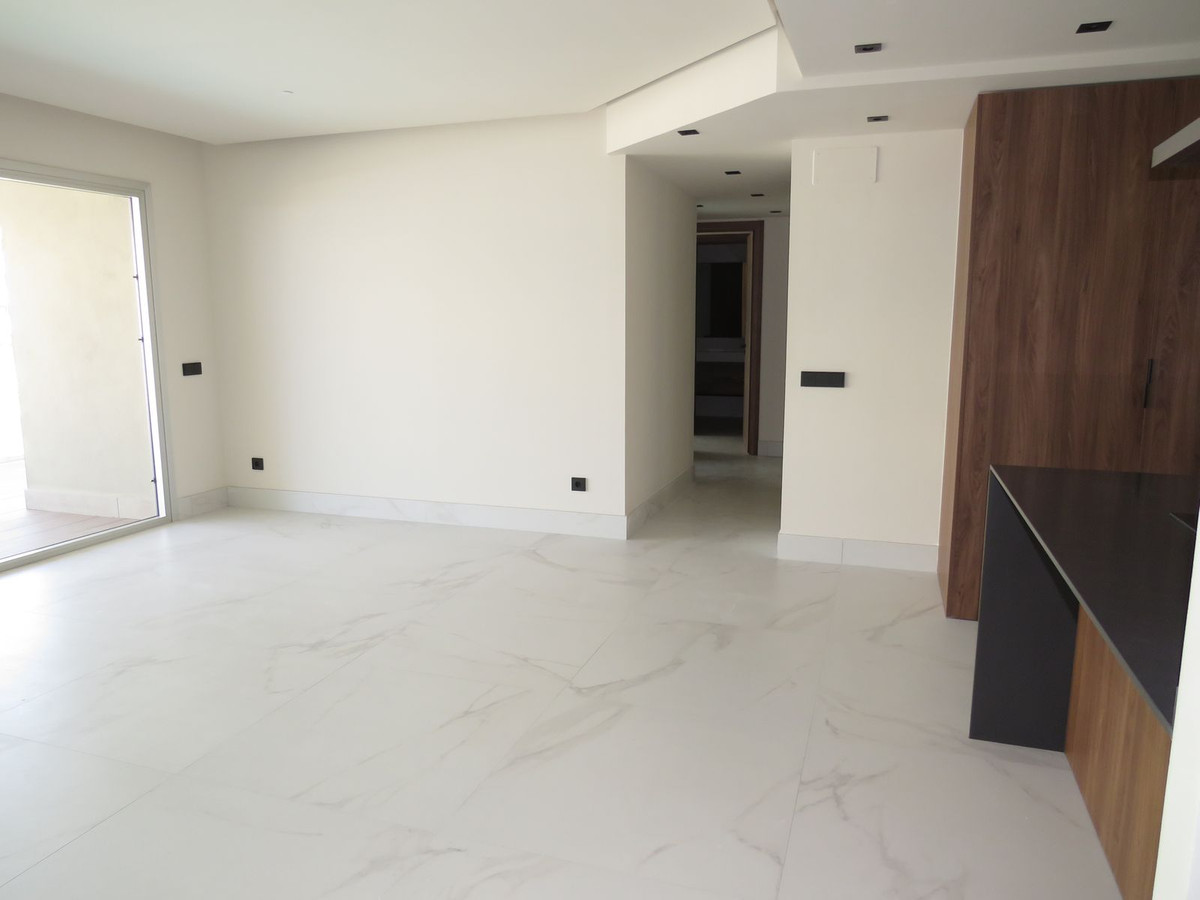 3 Bed Apartment for sale in San Pedro De Alcántara Costa Del Sol, Málaga, Spain