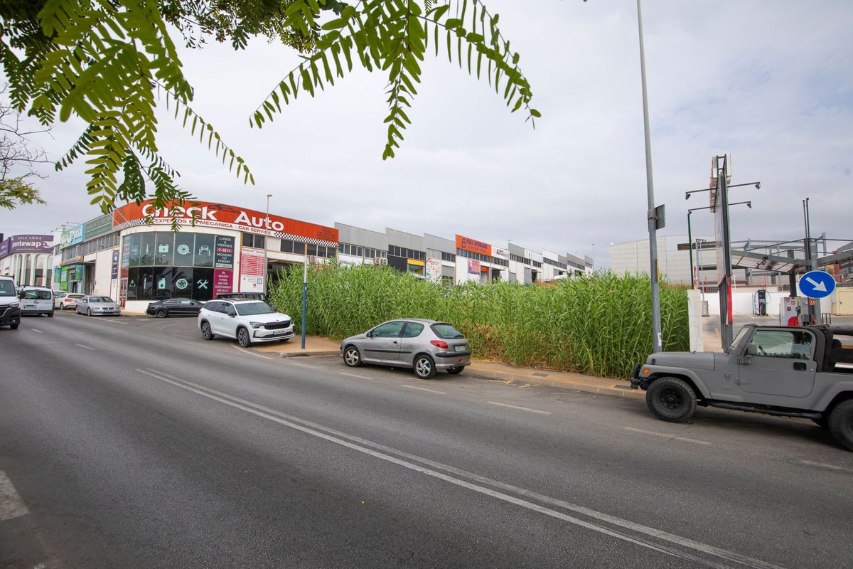 Se vende Terreno Comercial  en Costa Del Sol, Málaga, España