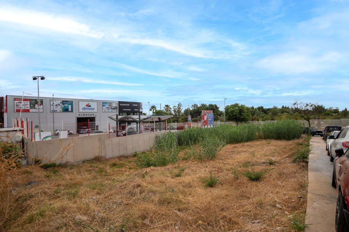 Se vende Terreno Comercial  en Costa Del Sol, Málaga, España