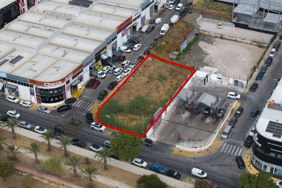 Se vende Terreno Comercial  en Costa Del Sol, Málaga, España