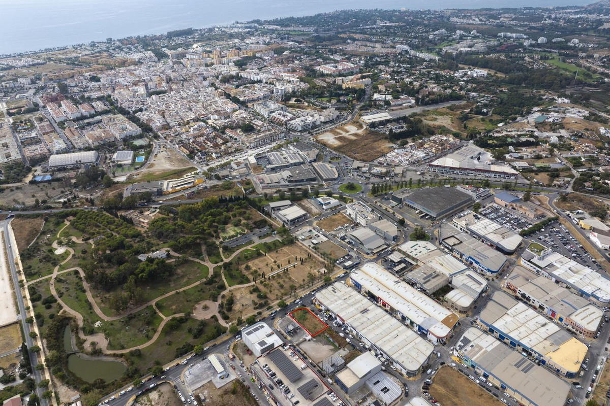 Se vende Terreno Comercial  en Costa Del Sol, Málaga, España
