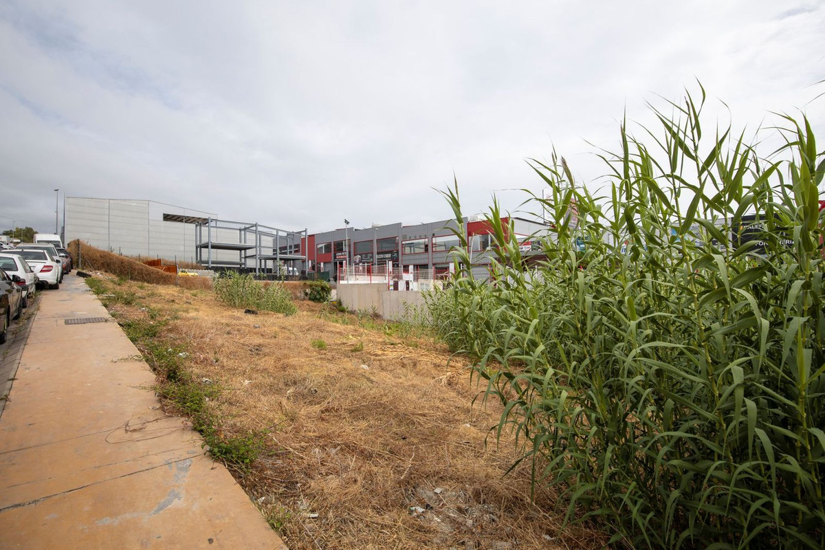 Se vende Terreno Comercial  en Costa Del Sol, Málaga, España