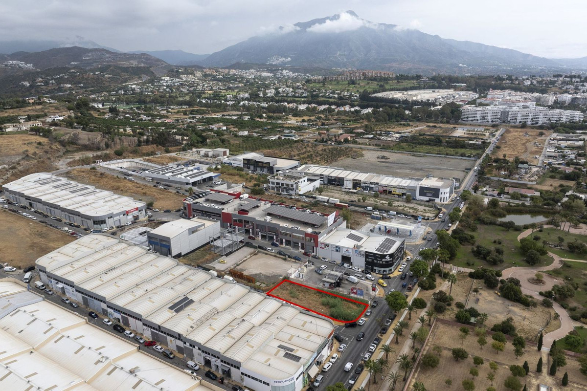Se vende Terreno Comercial  en Costa Del Sol, Málaga, España