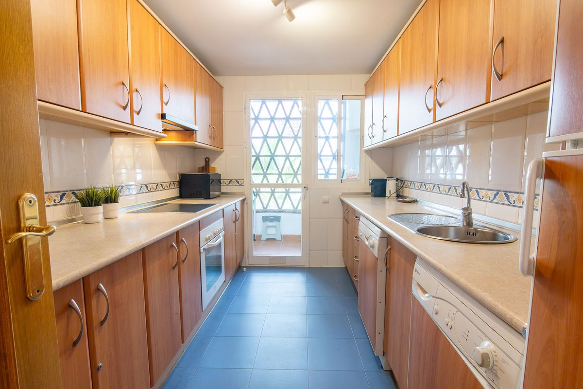 3 Bed Apartment for sale in Estepona Costa Del Sol, Málaga, Spain