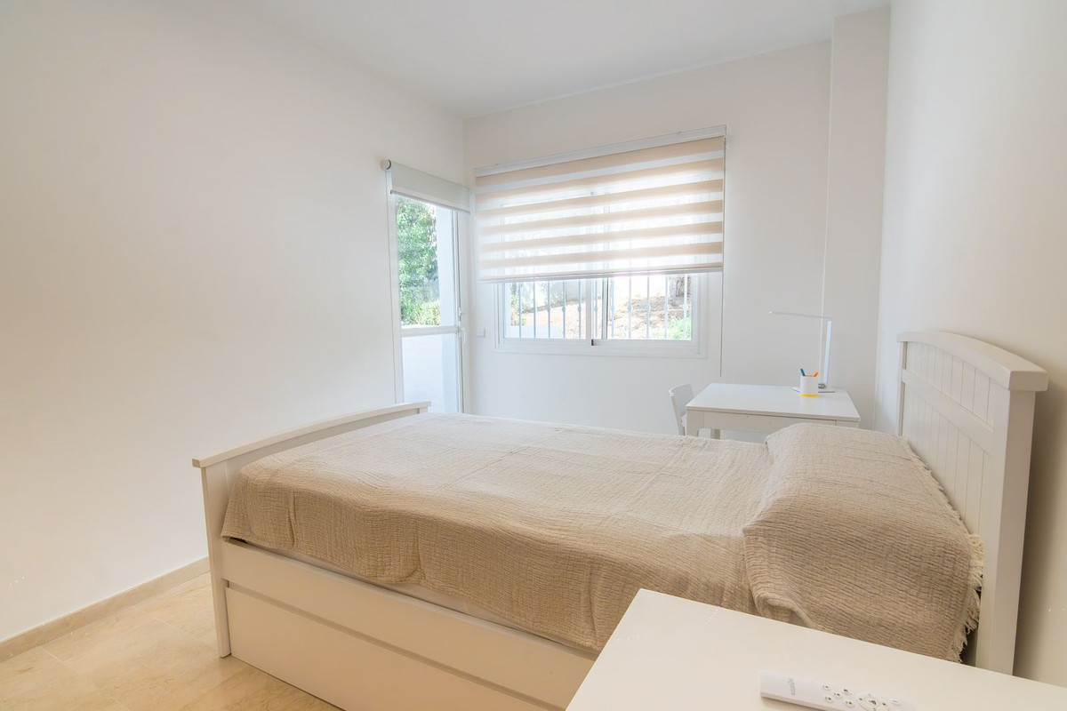 3 Bed Apartment for sale in Estepona Costa Del Sol, Málaga, Spain