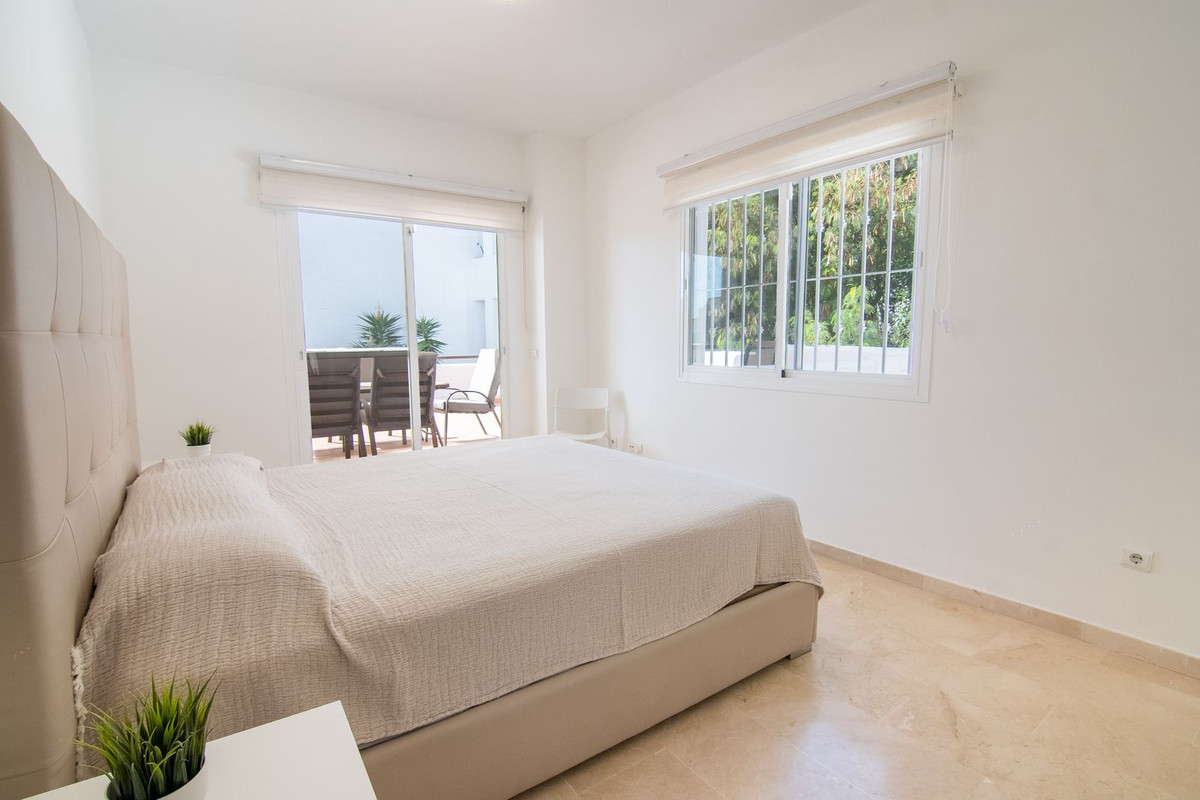 3 Bed Apartment for sale in Estepona Costa Del Sol, Málaga, Spain