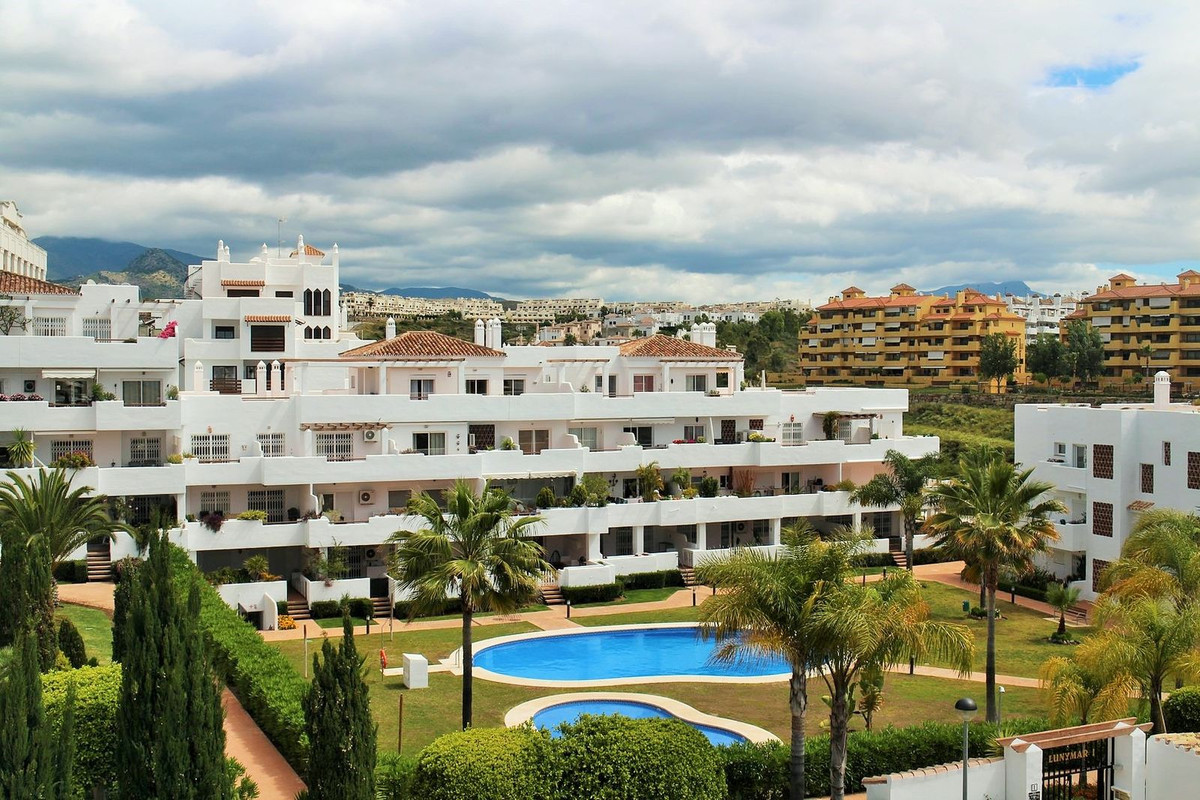 3 Bed Apartment for sale in Estepona Costa Del Sol, Málaga, Spain