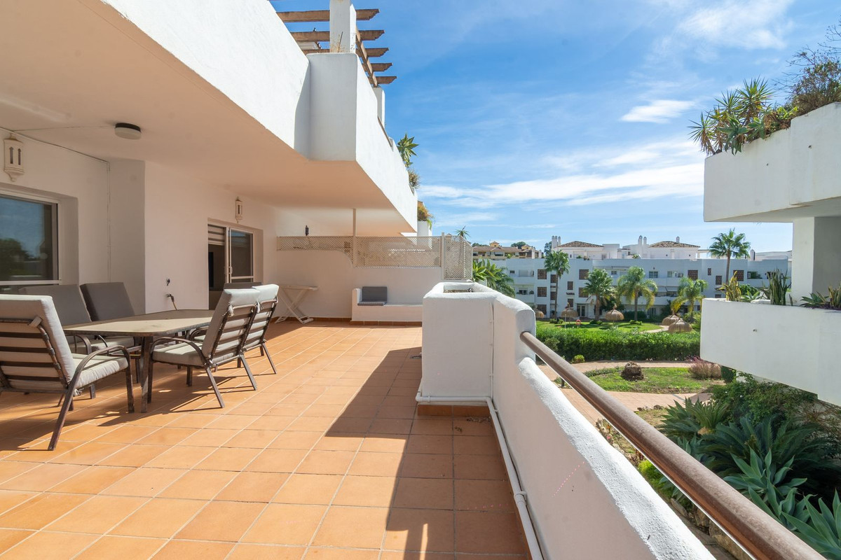 3 Bed Apartment for sale in Estepona Costa Del Sol, Málaga, Spain