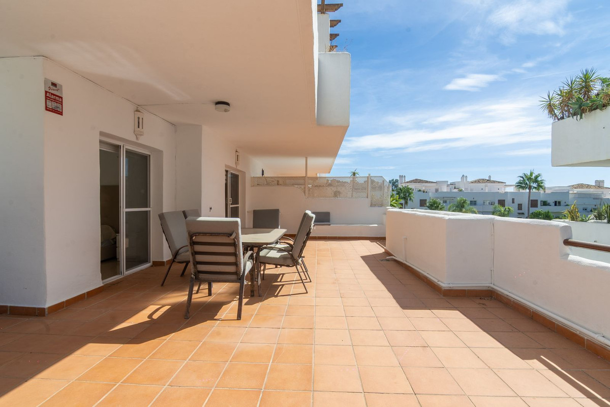 3 Bed Apartment for sale in Estepona Costa Del Sol, Málaga, Spain