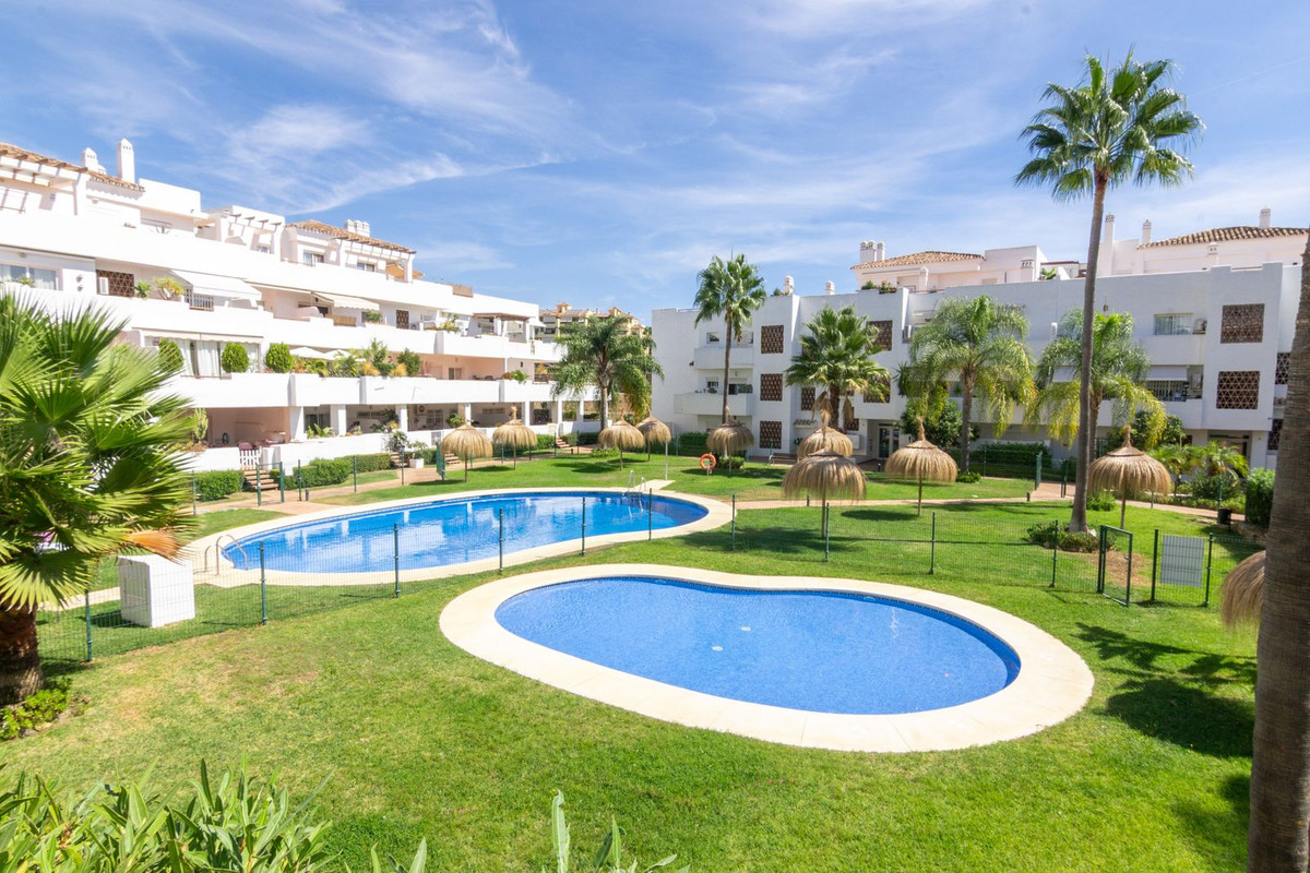 3 Bed Apartment for sale in Estepona Costa Del Sol, Málaga, Spain