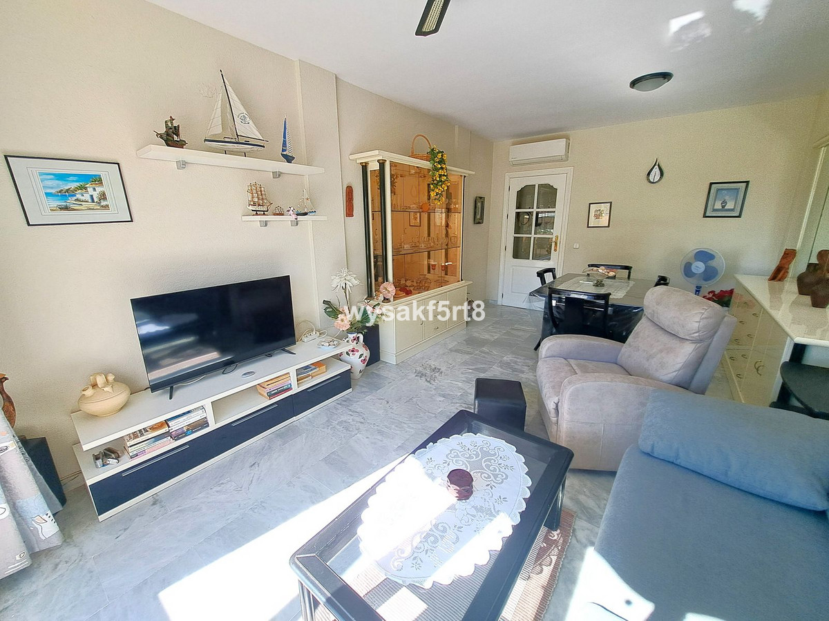 2 Bed Apartment for sale in La Duquesa Costa Del Sol, Málaga, Spain