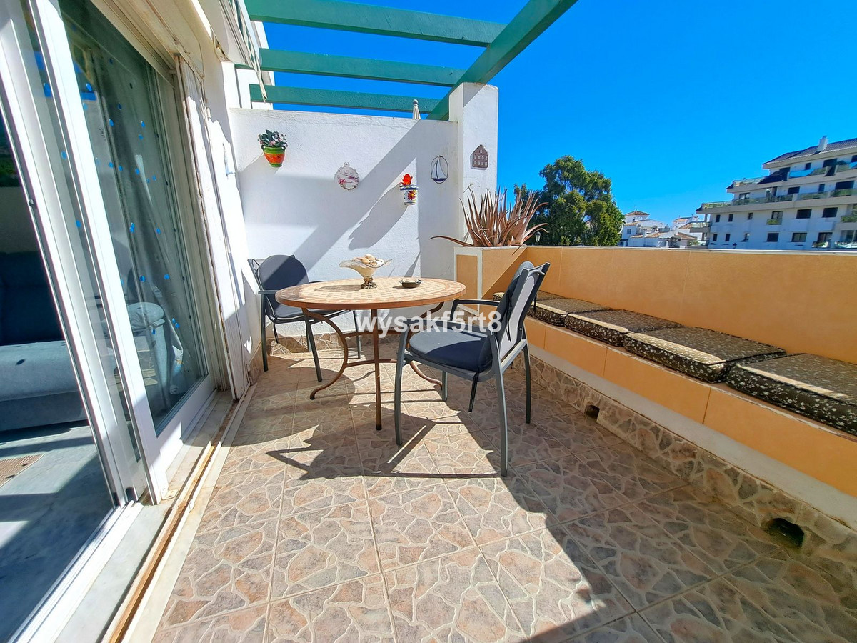 2 Bed Apartment for sale in La Duquesa Costa Del Sol, Málaga, Spain