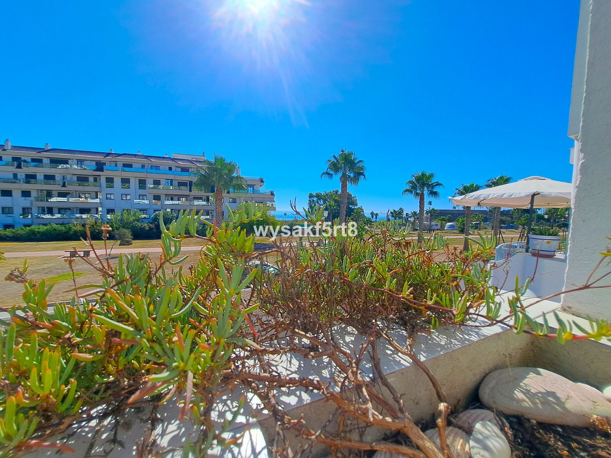 2 Bed Apartment for sale in La Duquesa Costa Del Sol, Málaga, Spain