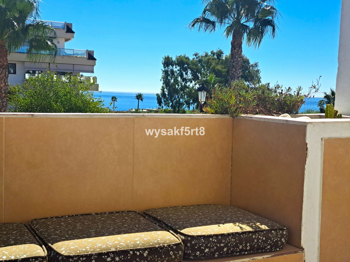 2 Bed Apartment for sale in La Duquesa Costa Del Sol, Málaga, Spain