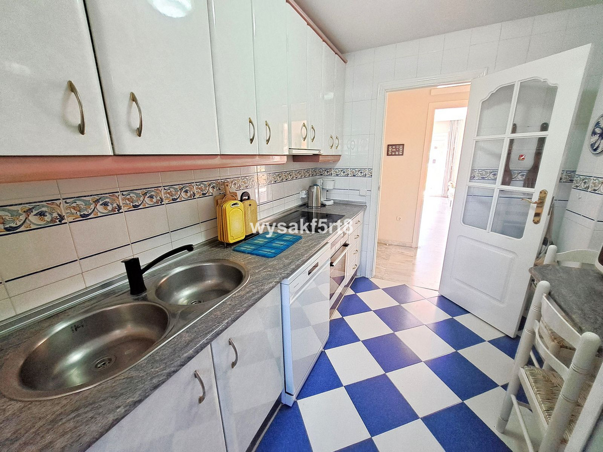 2 Bed Apartment for sale in La Duquesa Costa Del Sol, Málaga, Spain