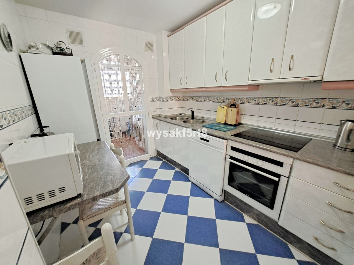 2 Bed Apartment for sale in La Duquesa Costa Del Sol, Málaga, Spain