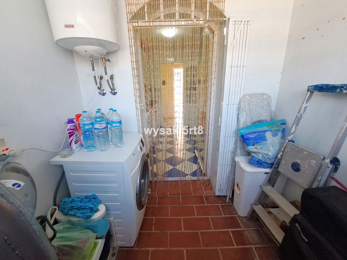 2 Bed Apartment for sale in La Duquesa Costa Del Sol, Málaga, Spain
