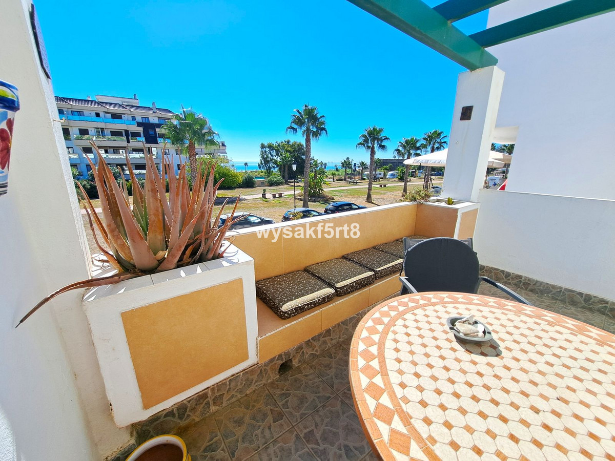 2 Bed Apartment for sale in La Duquesa Costa Del Sol, Málaga, Spain