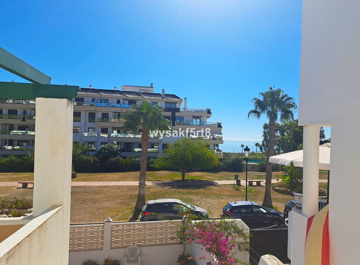 2 Bed Apartment for sale in La Duquesa Costa Del Sol, Málaga, Spain