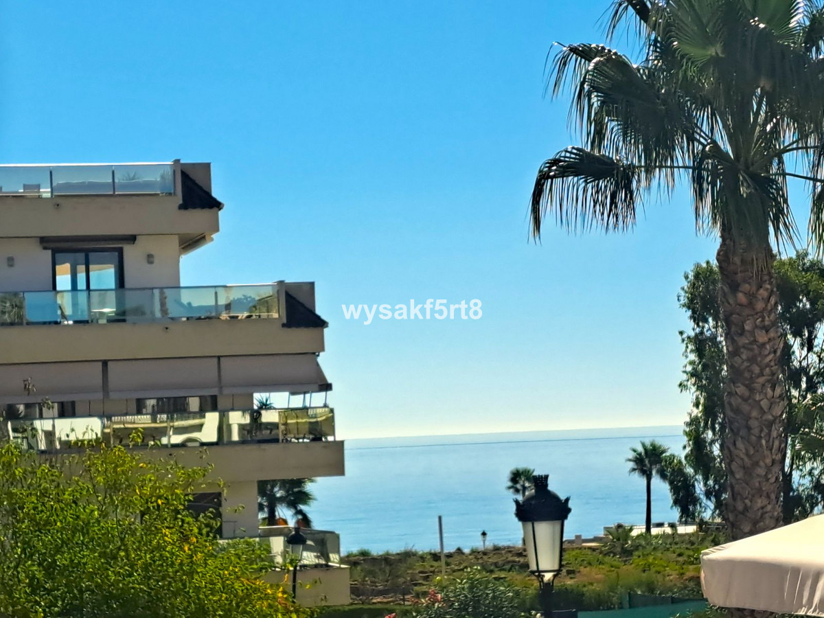 2 Bed Apartment for sale in La Duquesa Costa Del Sol, Málaga, Spain
