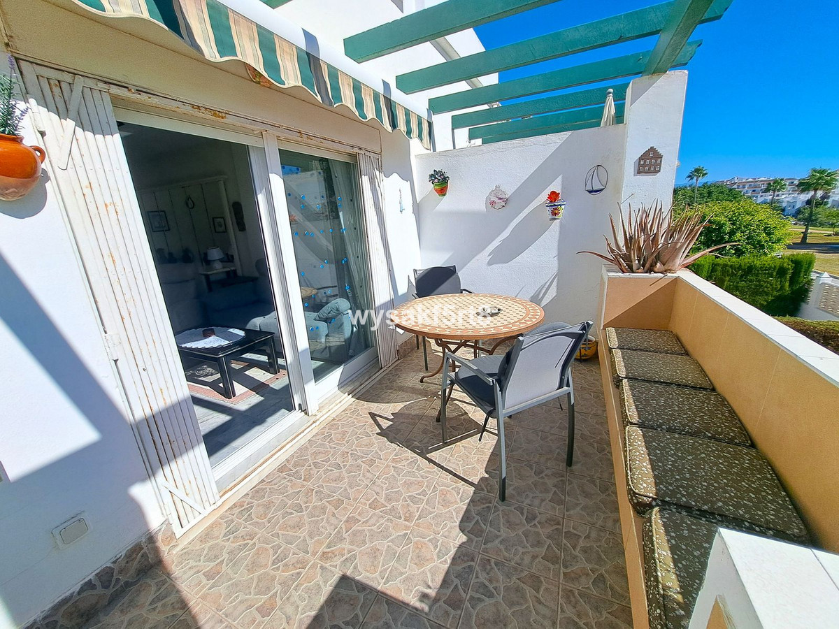 2 Bed Apartment for sale in La Duquesa Costa Del Sol, Málaga, Spain