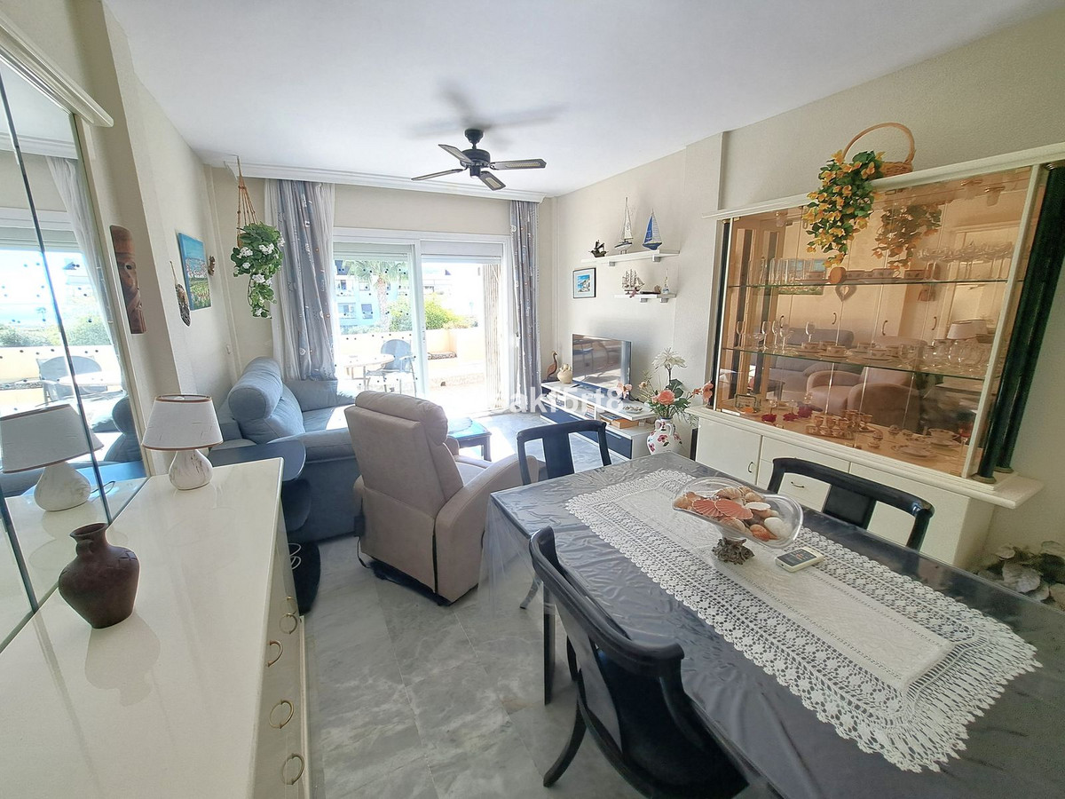 2 Bed Apartment for sale in La Duquesa Costa Del Sol, Málaga, Spain