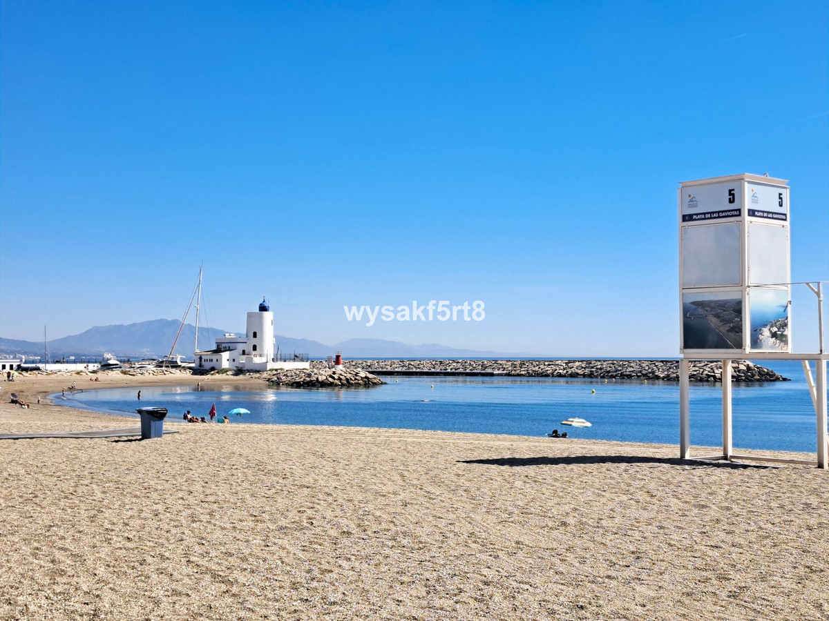 2 Bed Apartment for sale in La Duquesa Costa Del Sol, Málaga, Spain