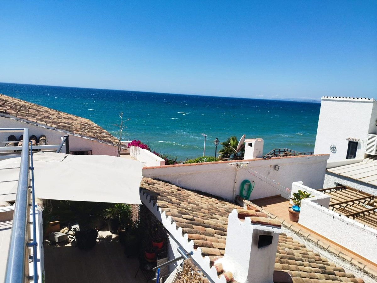 3 Bed Townhouse for sale in Estepona Costa Del Sol, Málaga, Spain