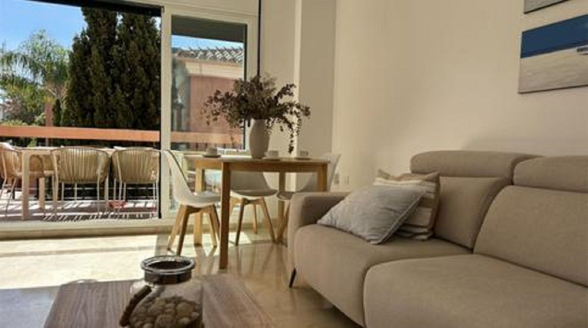 Se vende Apartamento Planta Media de 2 dormitorios en Costa Del Sol, Málaga, España