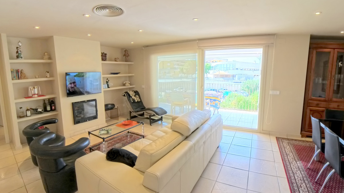 Se vende Apartamento Planta Media de 3 dormitorios en Costa Blanca, Alicante, España